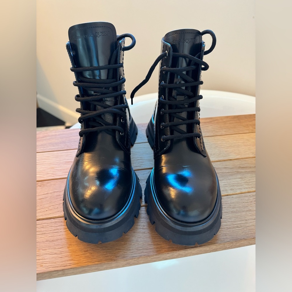 Alexander McQueen Black Laceup Wander Boots - Size 8